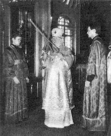 Праздник св. Апостола и Евангелиста Иоанна Богослова. Митрополит Иоанн за Божественной литургией в храме Св. Апостола Иоанна Богослова Петербургских Духовных академии и семинарии.