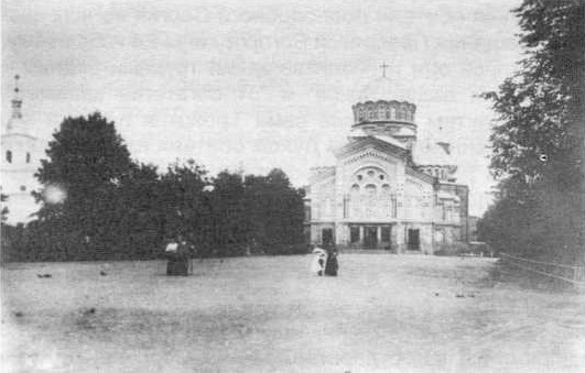 Троице-Сергиева пустынь. Храм Воскресения Христова